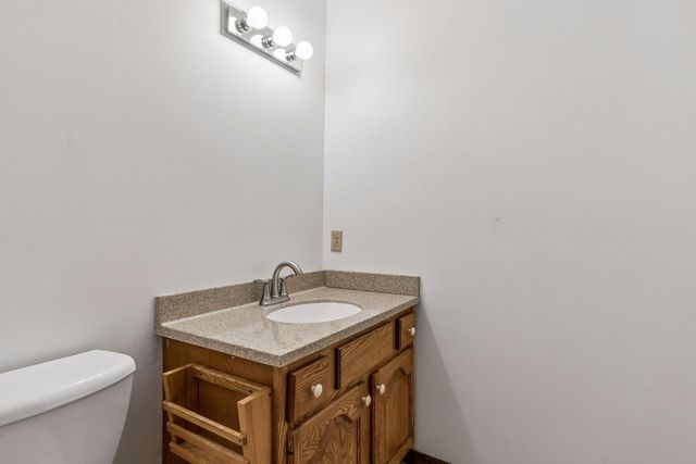 6398 47th Street N, Oakdale, MN 55128