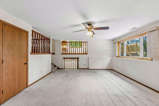 6398 47th Street N, Oakdale, MN 55128