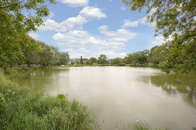 6398 47th Street N, Oakdale, MN 55128