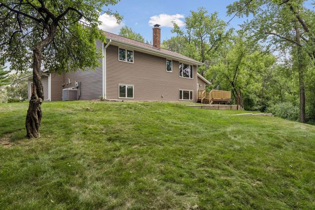 6398 47th Street N, Oakdale, MN 55128