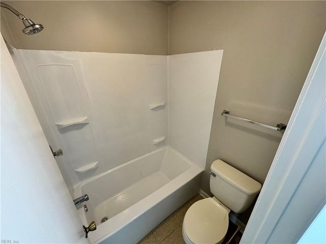 566 Candle Ln Apt 103, Newport News, VA 23608