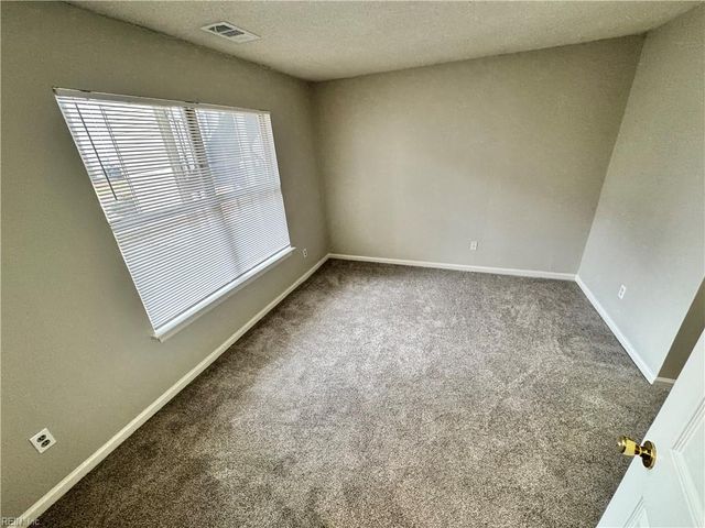 566 Candle Ln Apt 103, Newport News, VA 23608