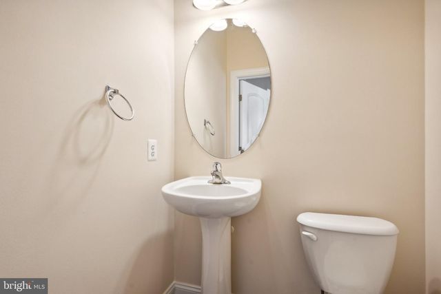 330 CALDWELL TER SE, Leesburg, VA 20175