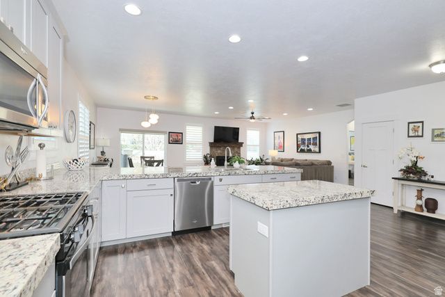 5625 S DUNETREE HILL LN, Holladay, UT 84121