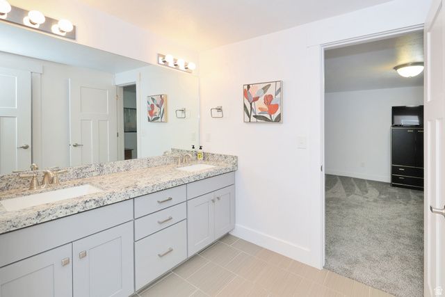 5625 S DUNETREE HILL LN, Holladay, UT 84121