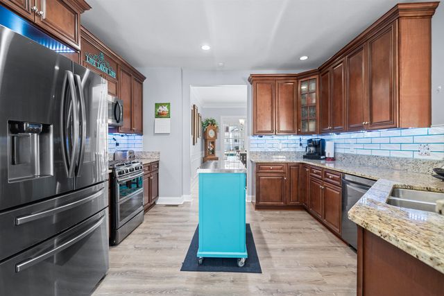 523 Coolidge Avenue, Manchester, NH 03102