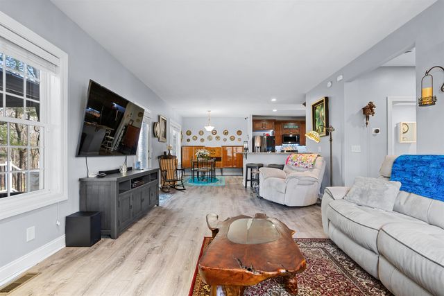 523 Coolidge Avenue, Manchester, NH 03102