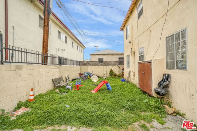 917 N Ardmore Avenue, Los Angeles, CA 90029