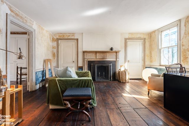 25 CRANBERRY Street, New York City, NY 11201