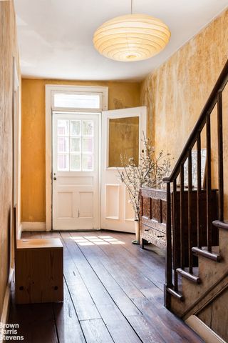 25 CRANBERRY Street, New York City, NY 11201