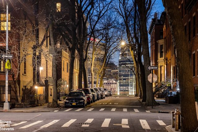 25 CRANBERRY Street, New York City, NY 11201