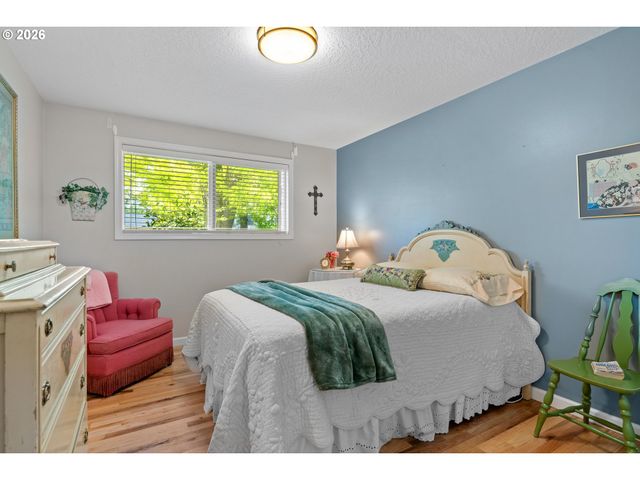 1153 DELLMOOR Way, Woodburn, OR 97071