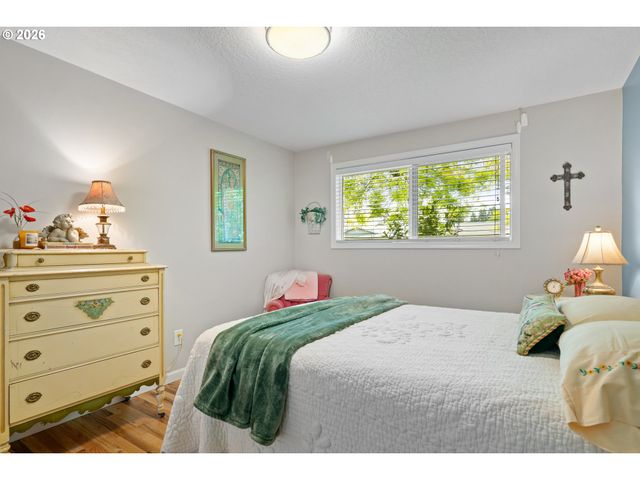 1153 DELLMOOR Way, Woodburn, OR 97071