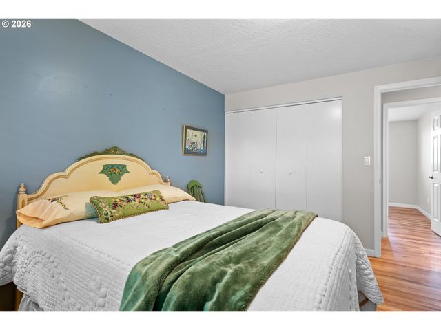 1153 DELLMOOR Way, Woodburn, OR 97071