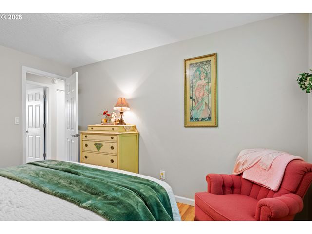 1153 DELLMOOR Way, Woodburn, OR 97071