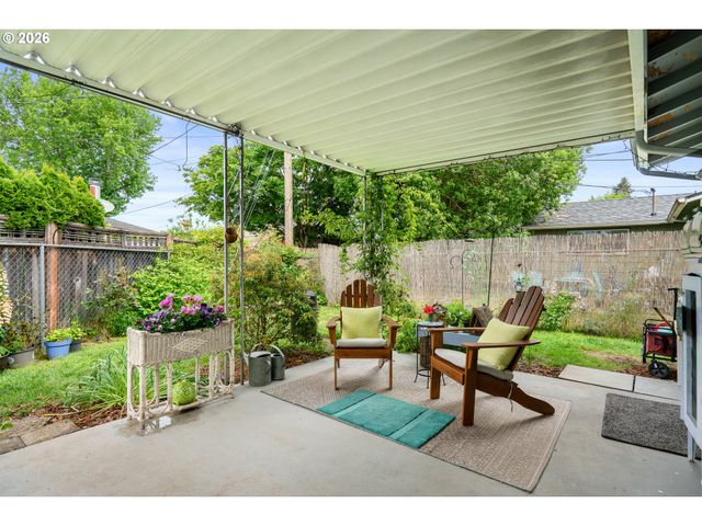 1153 DELLMOOR Way, Woodburn, OR 97071