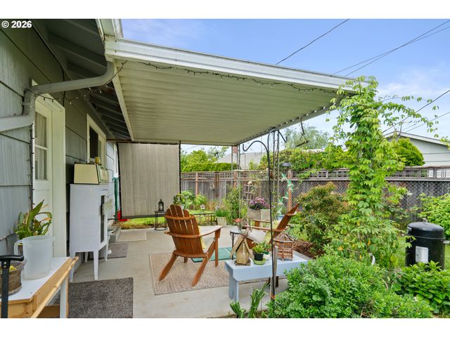 1153 DELLMOOR Way, Woodburn, OR 97071