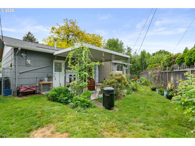 1153 DELLMOOR Way, Woodburn, OR 97071
