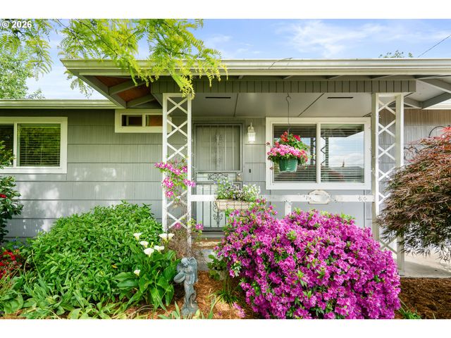 1153 DELLMOOR Way, Woodburn, OR 97071