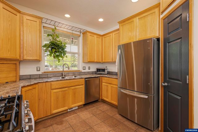 1450 NE Kerry Ct, Mcminnville, OR 97128