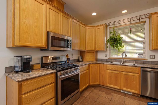 1450 NE Kerry Ct, Mcminnville, OR 97128