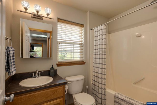 1450 NE Kerry Ct, Mcminnville, OR 97128