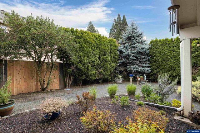 1450 NE Kerry Ct, Mcminnville, OR 97128