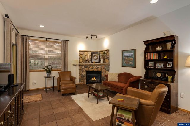 1450 NE Kerry Ct, Mcminnville, OR 97128