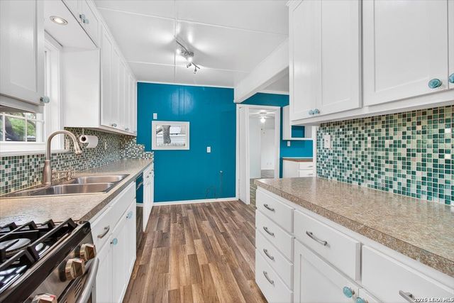1521 S Mathis, Rockport, TX 78382