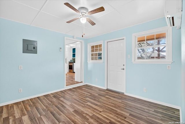1521 S Mathis, Rockport, TX 78382