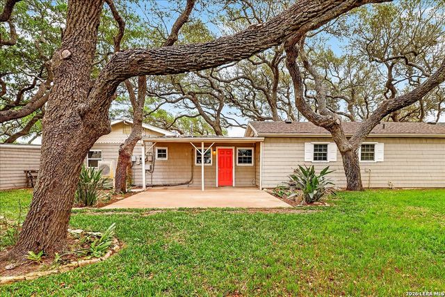 1521 S Mathis, Rockport, TX 78382