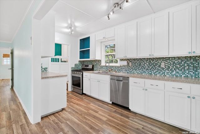 1521 S Mathis, Rockport, TX 78382