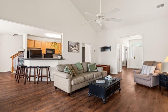 1864 Palmetto Isle Drive, Mount Pleasant, SC 29466