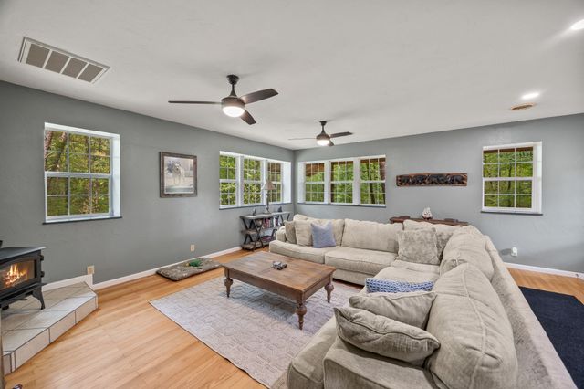 2543 S Bunker Hill Rd, Sparta, TN 38583