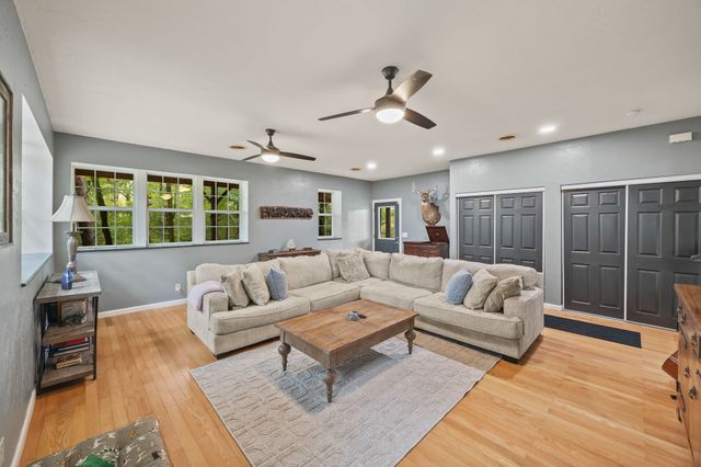 2543 S Bunker Hill Rd, Sparta, TN 38583