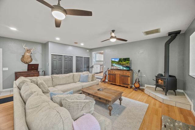 2543 S Bunker Hill Rd, Sparta, TN 38583