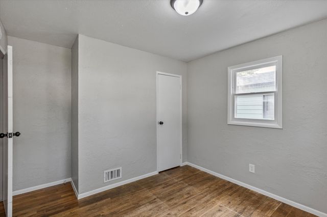 1907 WESTSIDE Drive, Council Bluffs, IA 51501