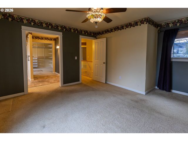 15102 Se MYRA Ln, Clackamas, OR 97015