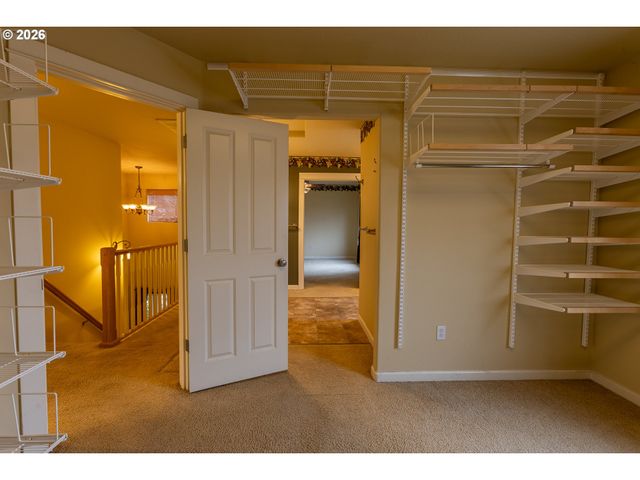 15102 Se MYRA Ln, Clackamas, OR 97015