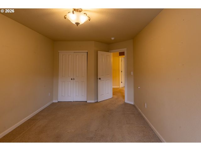 15102 Se MYRA Ln, Clackamas, OR 97015