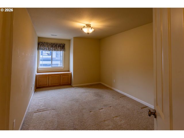 15102 Se MYRA Ln, Clackamas, OR 97015