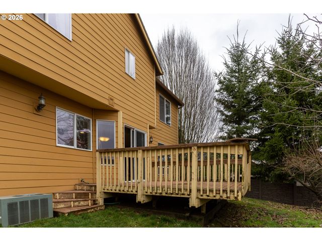 15102 Se MYRA Ln, Clackamas, OR 97015