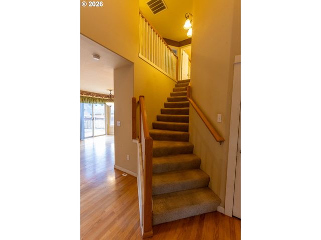 15102 Se MYRA Ln, Clackamas, OR 97015