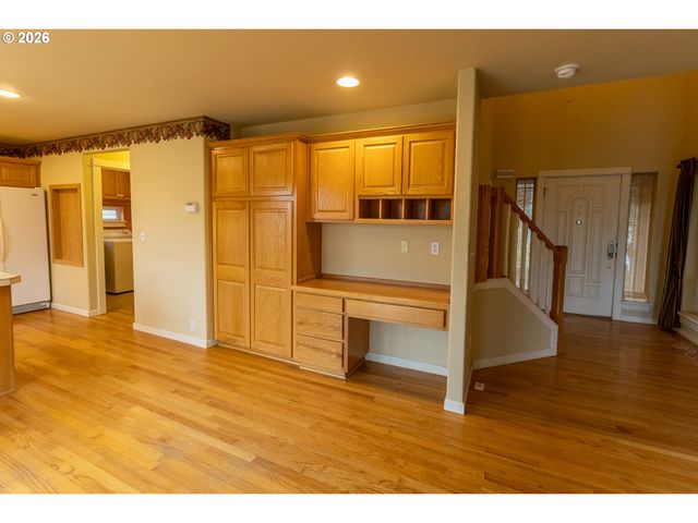 15102 Se MYRA Ln, Clackamas, OR 97015