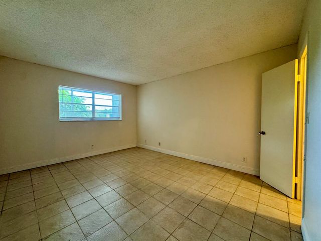 6505 Winfield Boulevard B-45, Margate, FL 33063