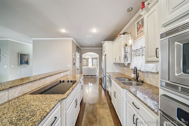 709 W 40th Street S, Sand Springs, OK 74063