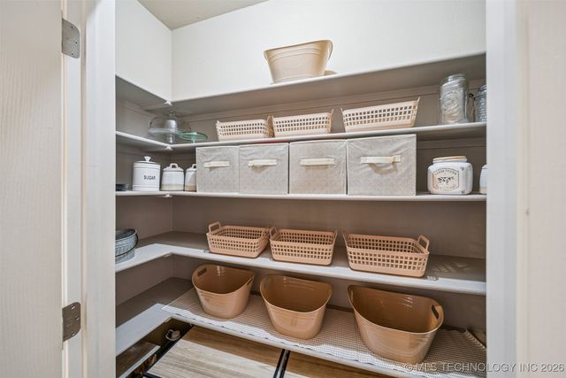 709 W 40th Street S, Sand Springs, OK 74063