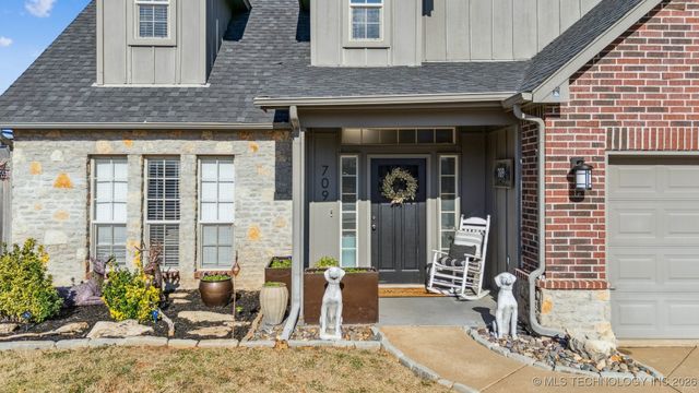 709 W 40th Street S, Sand Springs, OK 74063
