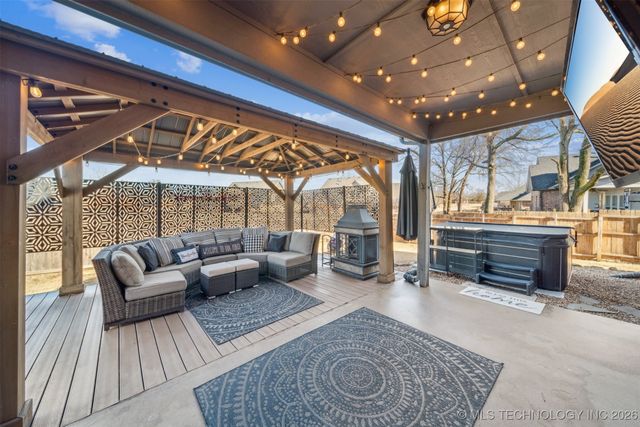 709 W 40th Street S, Sand Springs, OK 74063