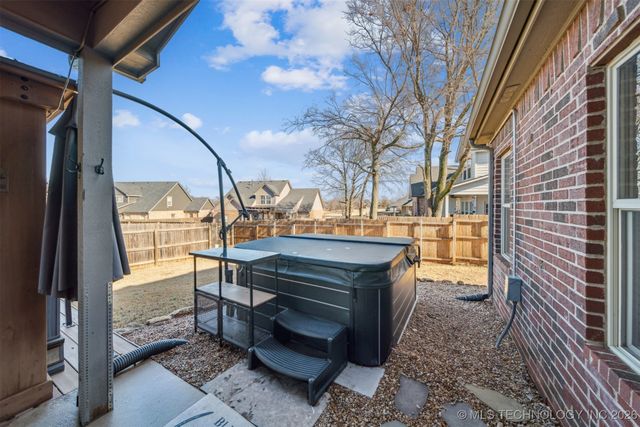 709 W 40th Street S, Sand Springs, OK 74063